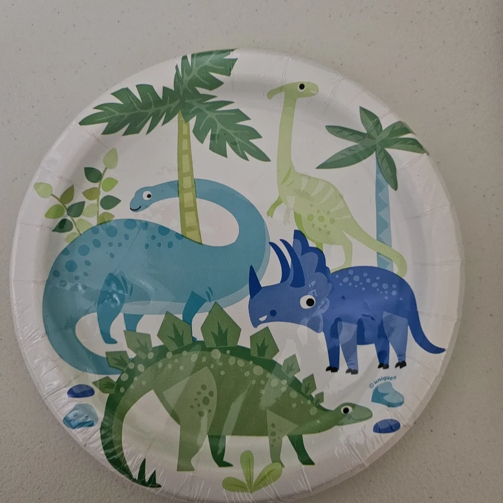 106 piece Dinosaur Party Bundle